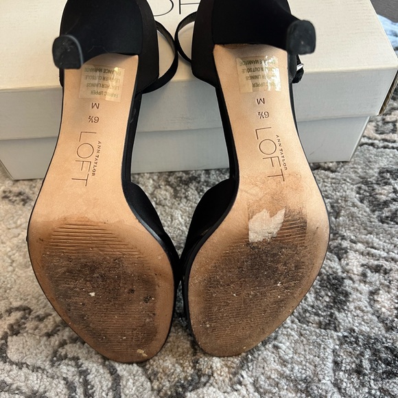 Ann Taylor Loft Paula black satin heels size 6.5 - Picture 5 of 8
